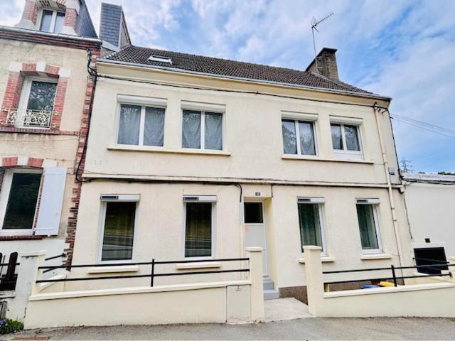 Duplex Parapluies De Cherbourg Netflix Parking Exterior photo